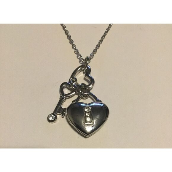 Pretty New Long Silver Hearts & Keys Necklace/Earring Set - Picture 2 of 3